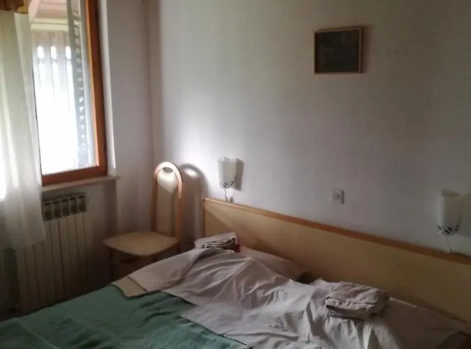 Nočitev z zajtrkom / Sobe Solar - *